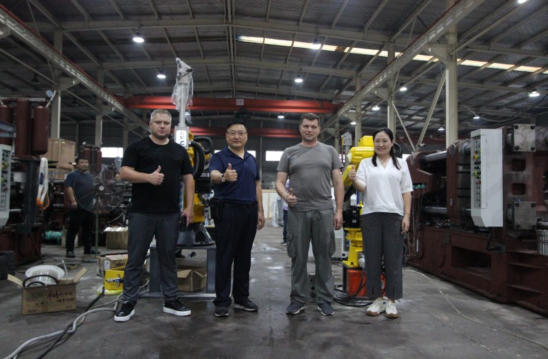 Fabrikamızı ziyaret etmek için Belaruslu müşterilere hoş geldiniz